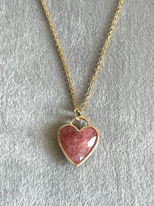 Ciondolo a cuore in Quarzo fragola con catenina - Buon umore