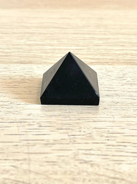 Piramide in Tormalina nera - Trasforma energie negative - Neutralizza i campi magnetici nocivi