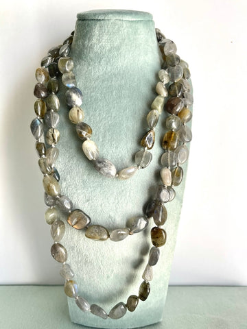 Collana lunga in Labradorite - Poliedricità- Fascino - Magnetismo