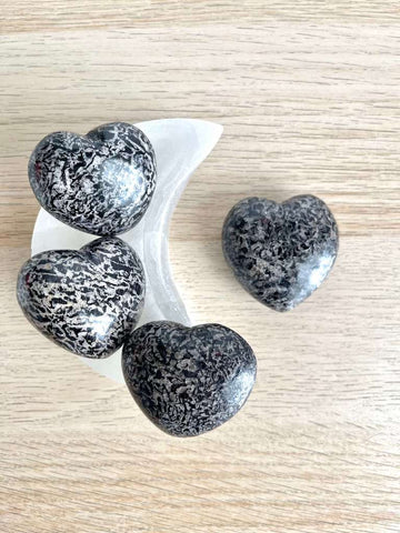 Cuore in Agata grafica - Porta grande energia al corpo- Rafforza l'equilibrio emozionale-