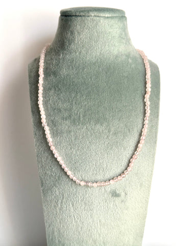 Collana lunga in Quarzo rosa - Gioia e luce interiore