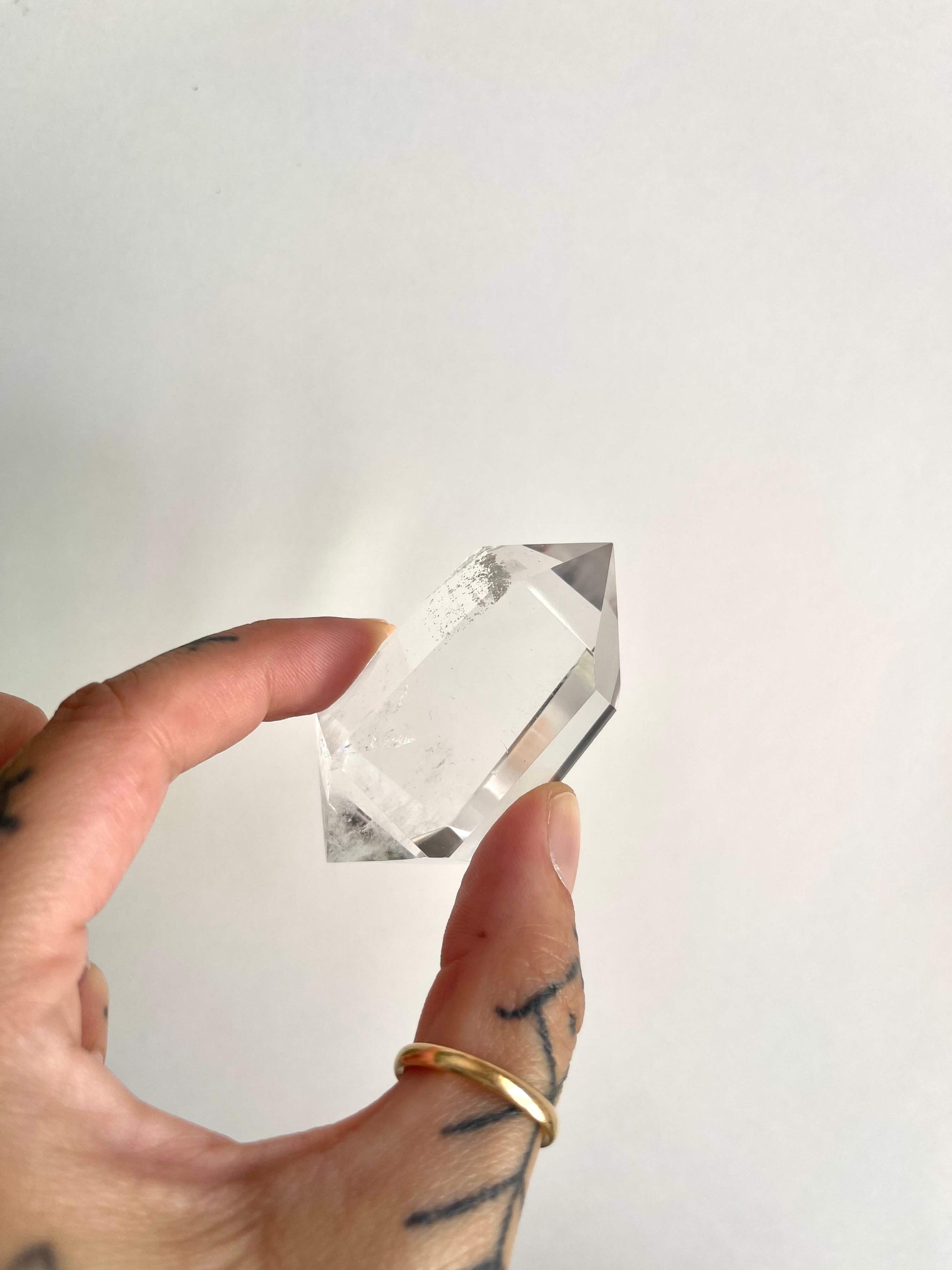 Cristallo di Rocca Grezzo e Burattato - Efficace a tutti i livelli- Agisce sul corpo eterico - Green Candle & CO