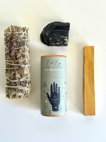 Kit Protezione energetica con Tormalina nera, Smudge alla Salvia bianca e lavanda, Olio essenziale Protection e Palo santo