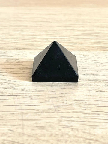 Piramide in Tormalina nera - Trasforma energie negative - Neutralizza i campi magnetici nocivi