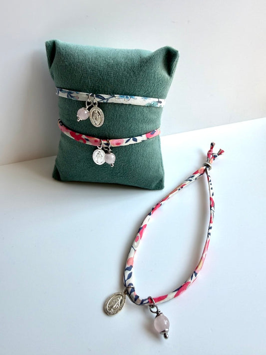 Bracciale in stoffa liberty con Madonna Miracolosa e pietra naturale