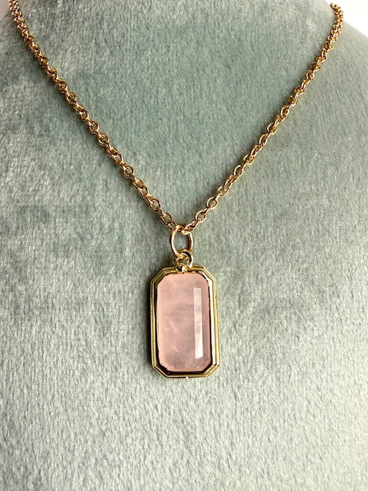 Ciondolo in Quarzo rosa collezione Cherché - Gioia e luce interiore.