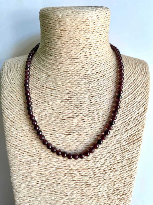 Collana in Granato - Forte carica psicofisica - Resistenza