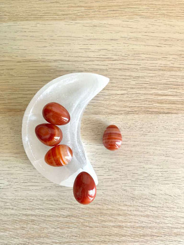 Corniola -  burattata, uovo - Coraggio- Superamento delle difficoltà- Dinamismo-