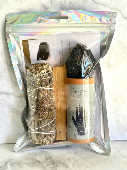 Kit Protezione energetica con Tormalina nera, Smudge alla Salvia bianca e lavanda, Olio essenziale Protection e Palo santo