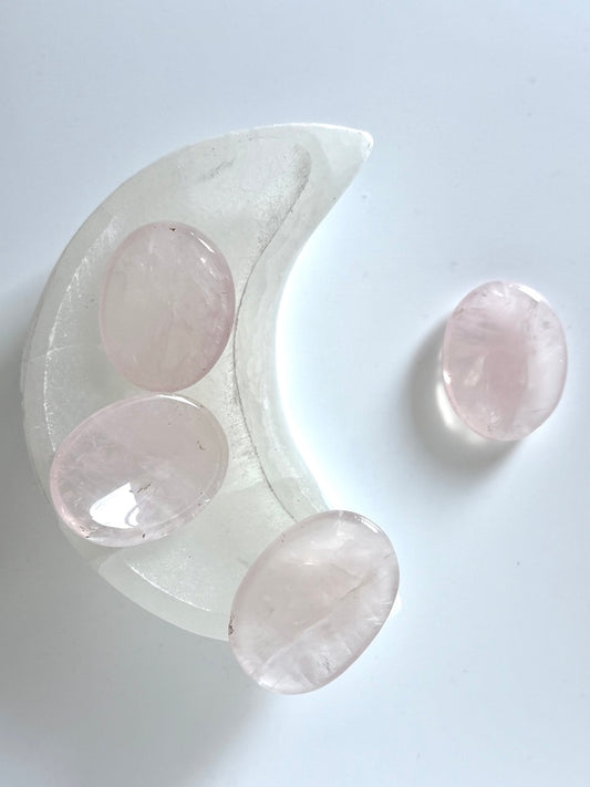 Quarzo Rosa Burattato, Grezzo, Uova, Palmstone e Pietre del sollievo-Gioia e luce interiore-