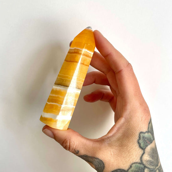 Obelisco in Calcite - Autostima - Stabilità - - Green Candle & CO