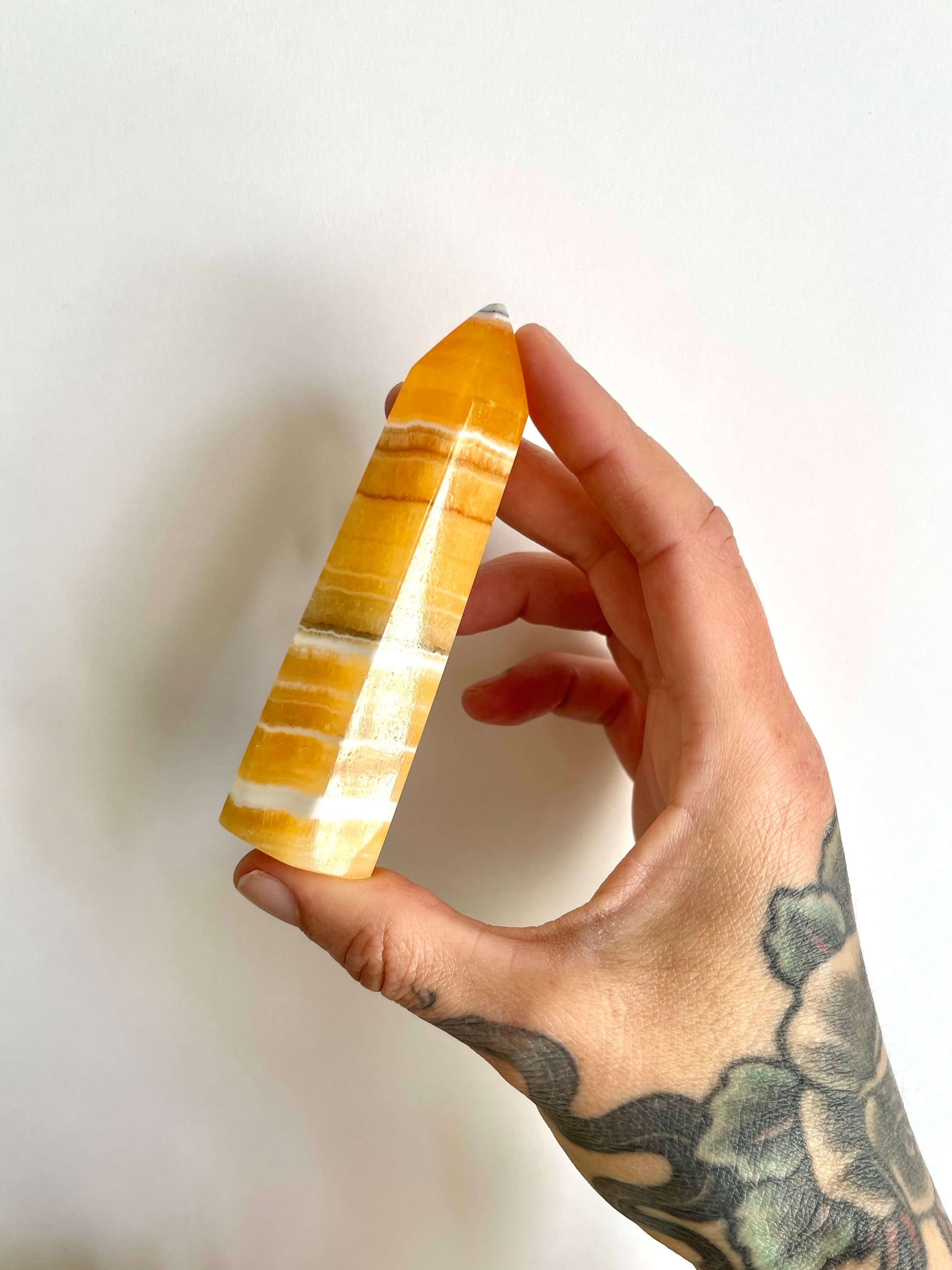 Obelisco in Calcite - Autostima - Stabilità - - Green Candle & CO